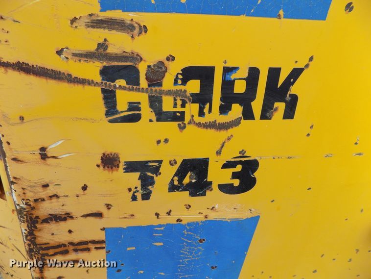 image for item GF9860 1983 Bobcat 743 skid steer