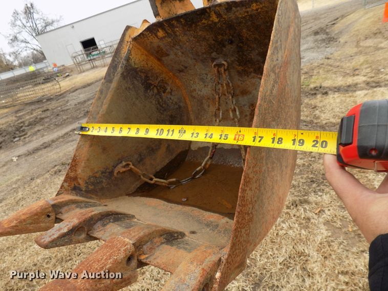 image for item GF9863 1996 Case 660 trencher