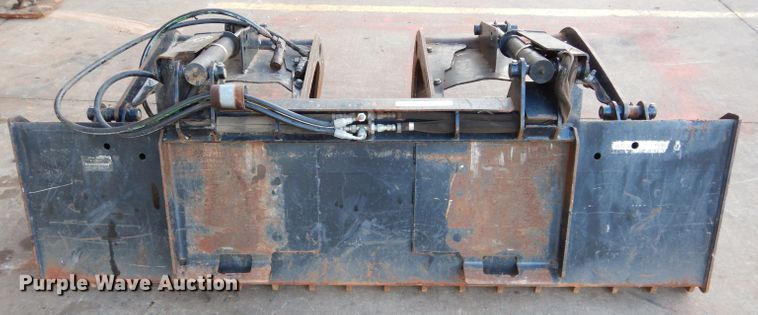 image for item GF9870 John Deere 77"W grapple bucket