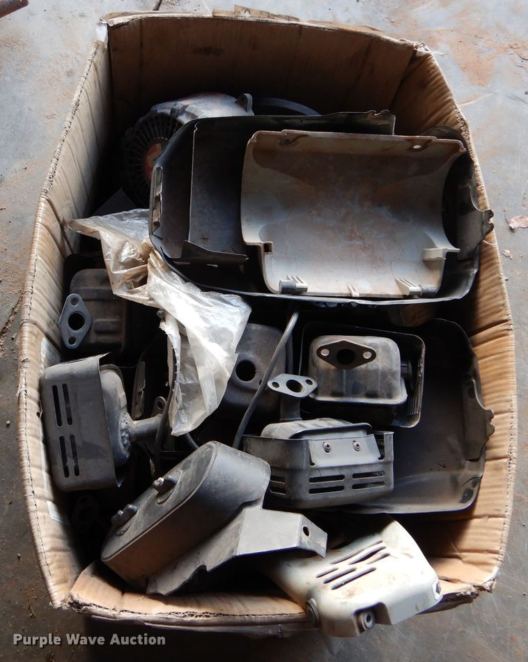 image for item GF9871 Approximately 6 Mikasa MTX-70 plate compactors