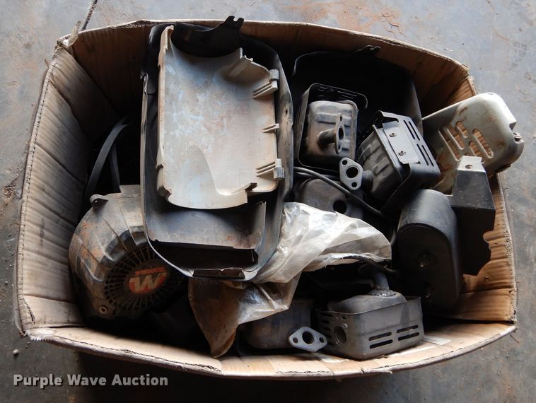 image for item GF9871 Approximately 6 Mikasa MTX-70 plate compactors