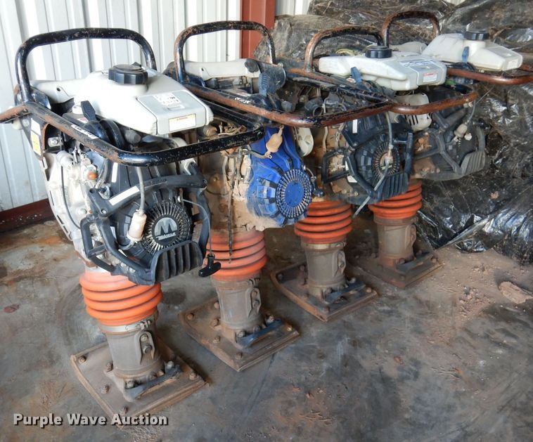 image for item GF9872 Approximately 4 mikasa MTX-80SD plate compactors