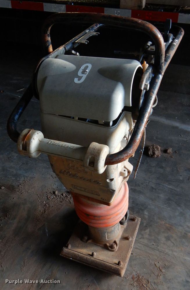 image for item GF9872 Approximately 4 mikasa MTX-80SD plate compactors