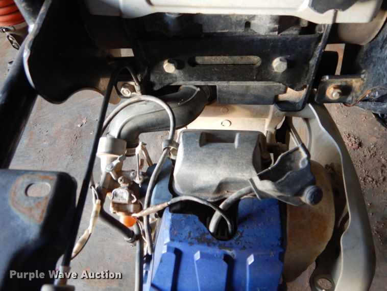 image for item GF9872 Approximately 4 mikasa MTX-80SD plate compactors