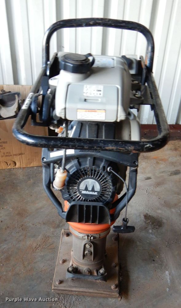 image for item GF9872 Approximately 4 mikasa MTX-80SD plate compactors