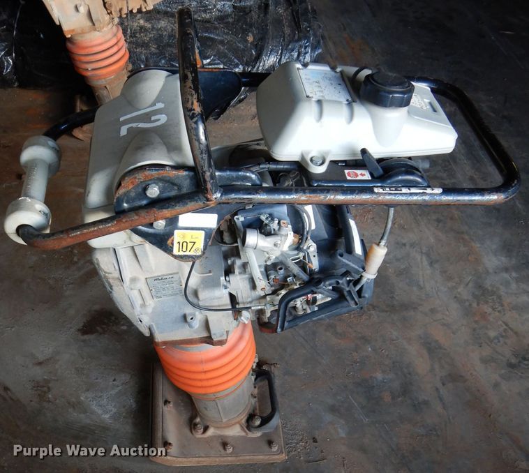 image for item GF9872 Approximately 4 mikasa MTX-80SD plate compactors