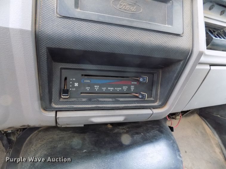 image for item GF9892 1995 Ford F800 oil distribution truck