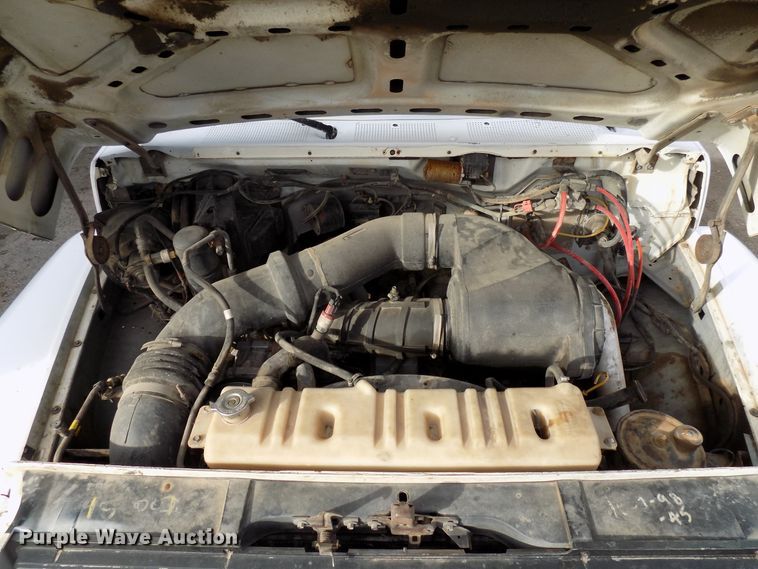 image for item GF9892 1995 Ford F800 oil distribution truck