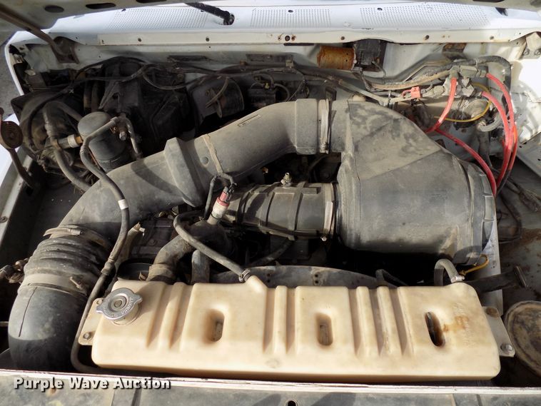 image for item GF9892 1995 Ford F800 oil distribution truck