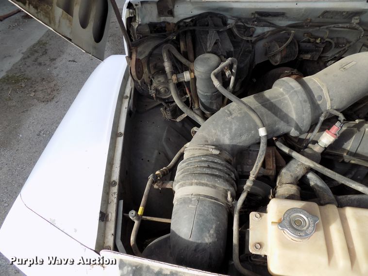 image for item GF9892 1995 Ford F800 oil distribution truck