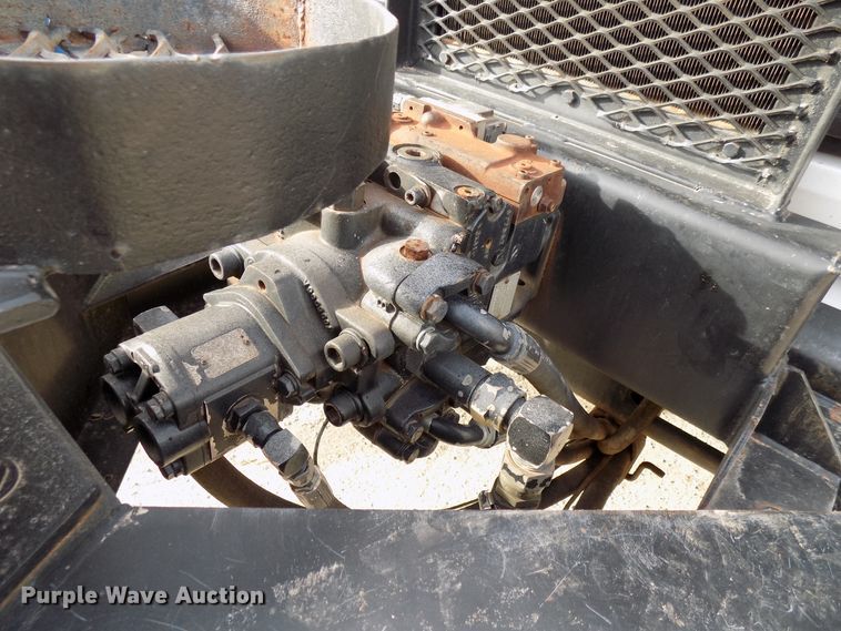 image for item GF9892 1995 Ford F800 oil distribution truck