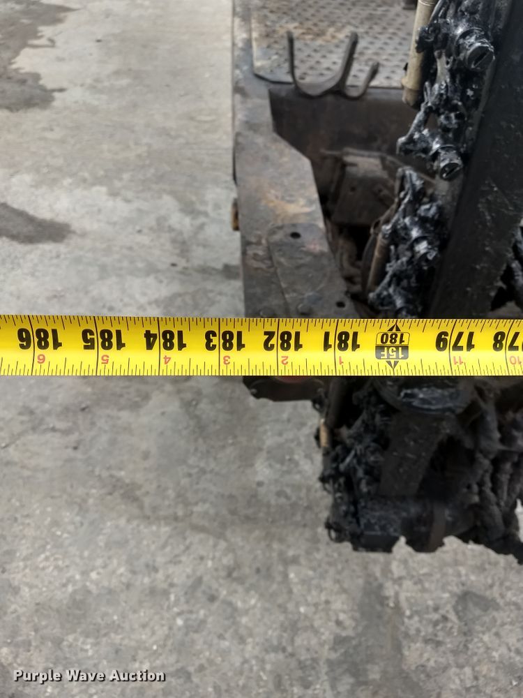 image for item GF9892 1995 Ford F800 oil distribution truck