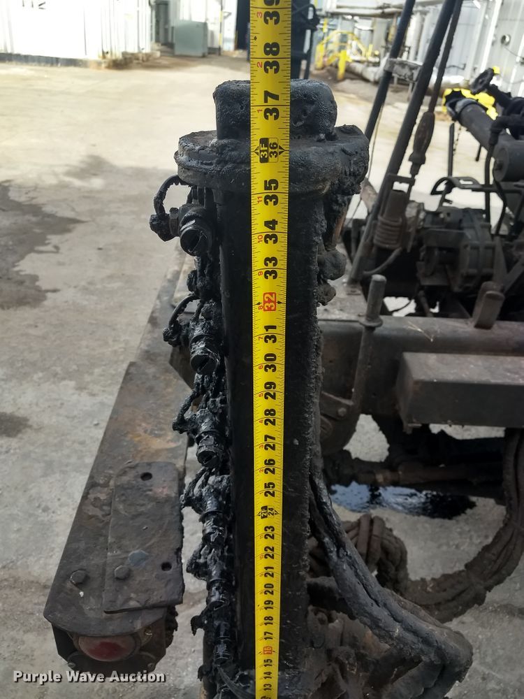 image for item GF9892 1995 Ford F800 oil distribution truck