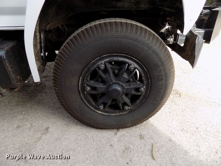 image for item GF9892 1995 Ford F800 oil distribution truck