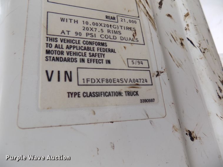 image for item GF9892 1995 Ford F800 oil distribution truck