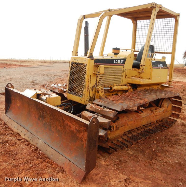 image for item GF9893 Caterpillar D3B dozer