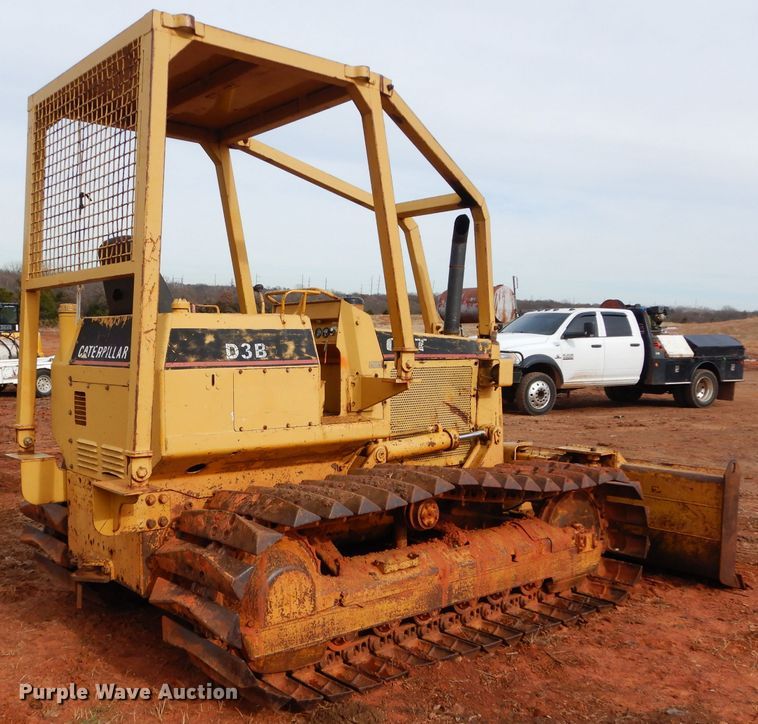 image for item GF9893 Caterpillar D3B dozer