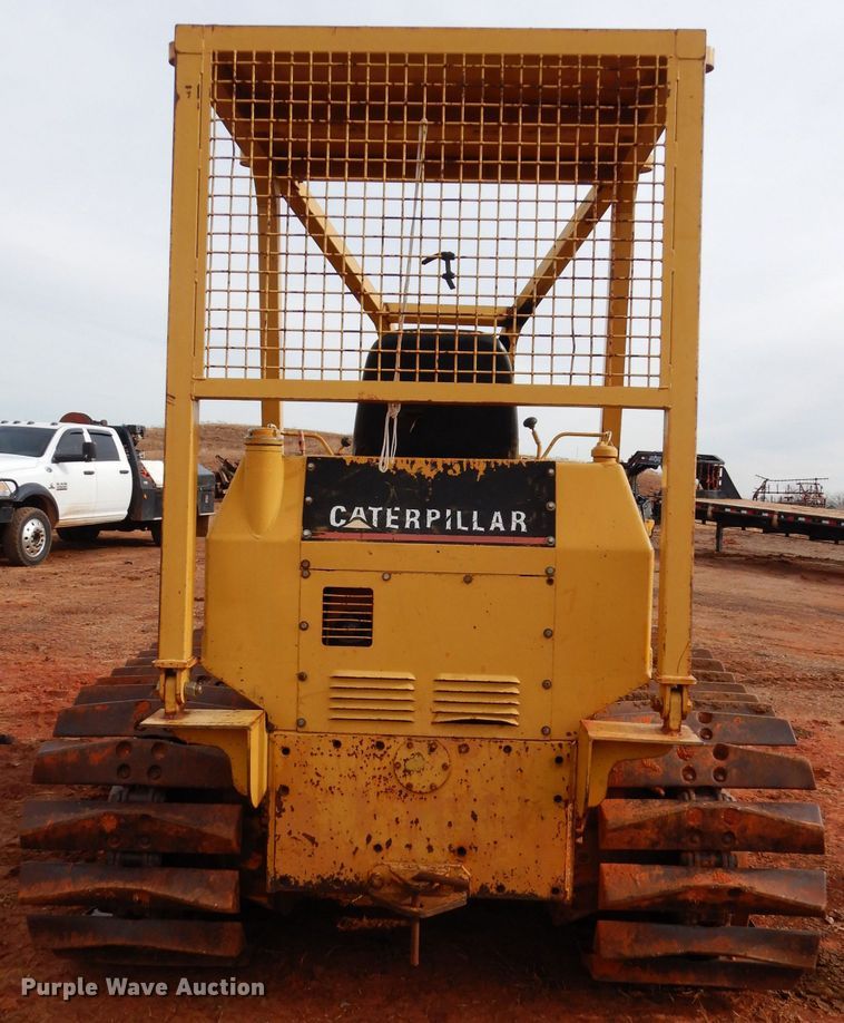 image for item GF9893 Caterpillar D3B dozer