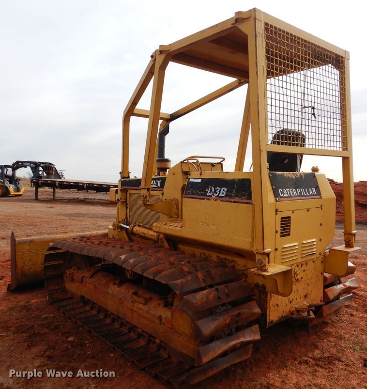 image for item GF9893 Caterpillar D3B dozer