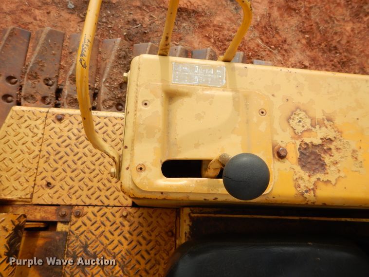 image for item GF9893 Caterpillar D3B dozer