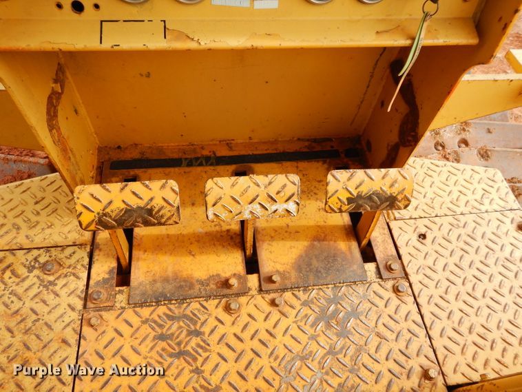 image for item GF9893 Caterpillar D3B dozer