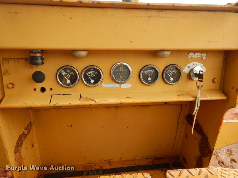 image for item GF9893 Caterpillar D3B dozer