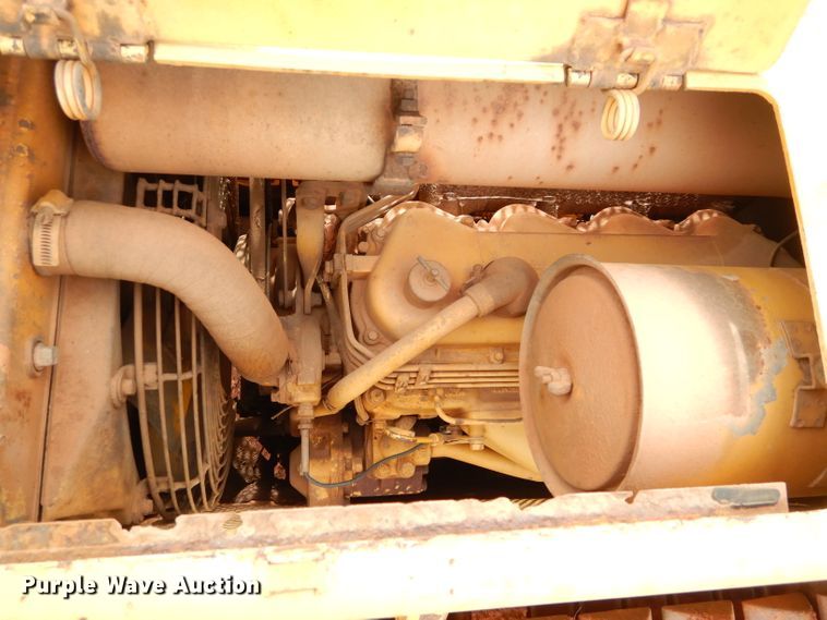 image for item GF9893 Caterpillar D3B dozer