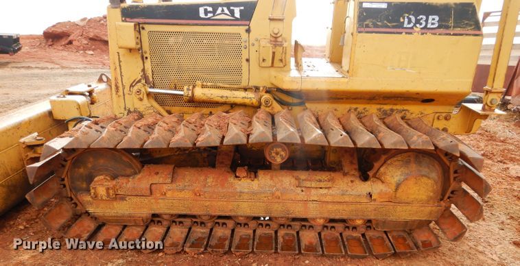 image for item GF9893 Caterpillar D3B dozer