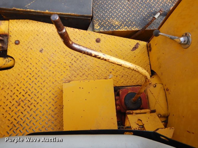 image for item GF9895 Arrow HJ1250R hydraulic concrete breaker hammer, and post driver