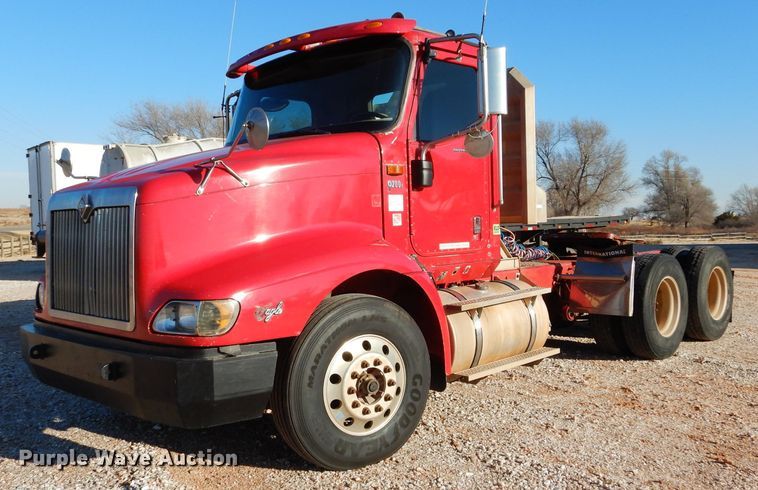image for item GF9912 2006 International 9200i semi truck