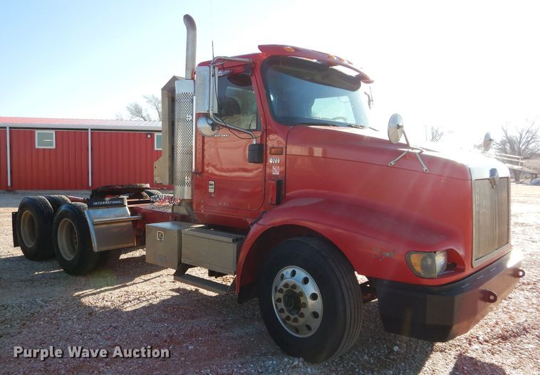 image for item GF9912 2006 International 9200i semi truck