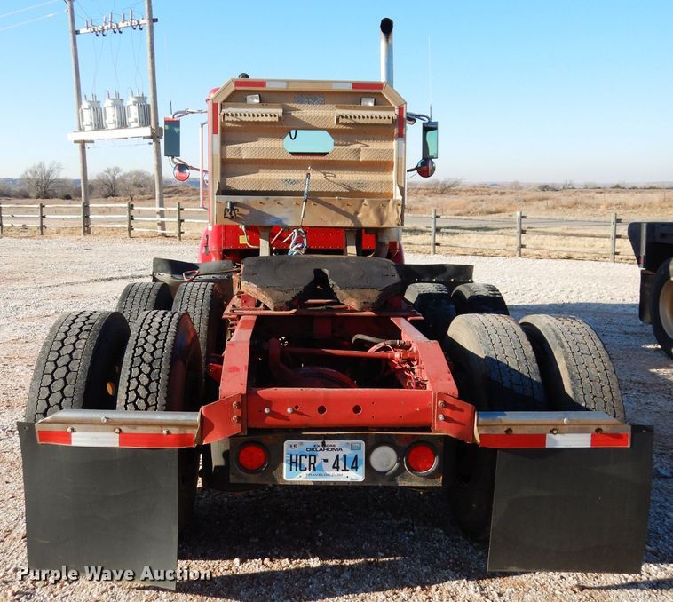 image for item GF9912 2006 International 9200i semi truck