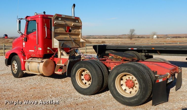 image for item GF9912 2006 International 9200i semi truck