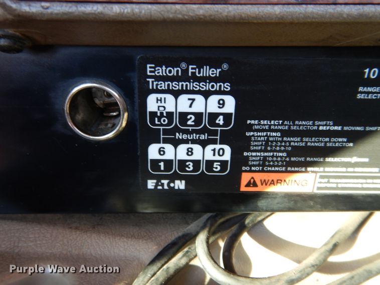 image for item GF9912 2006 International 9200i semi truck