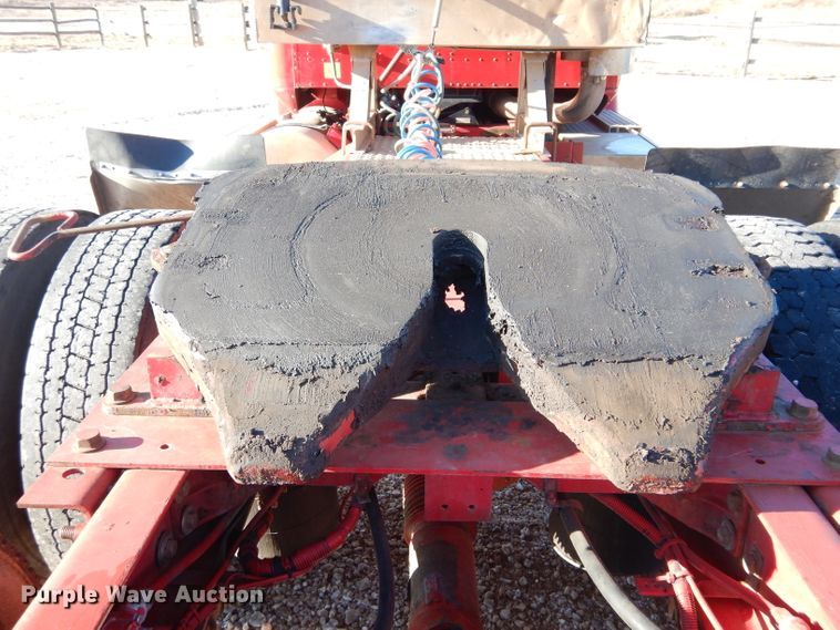 image for item GF9912 2006 International 9200i semi truck
