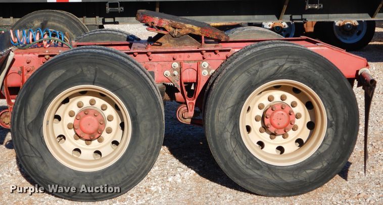 image for item GF9912 2006 International 9200i semi truck