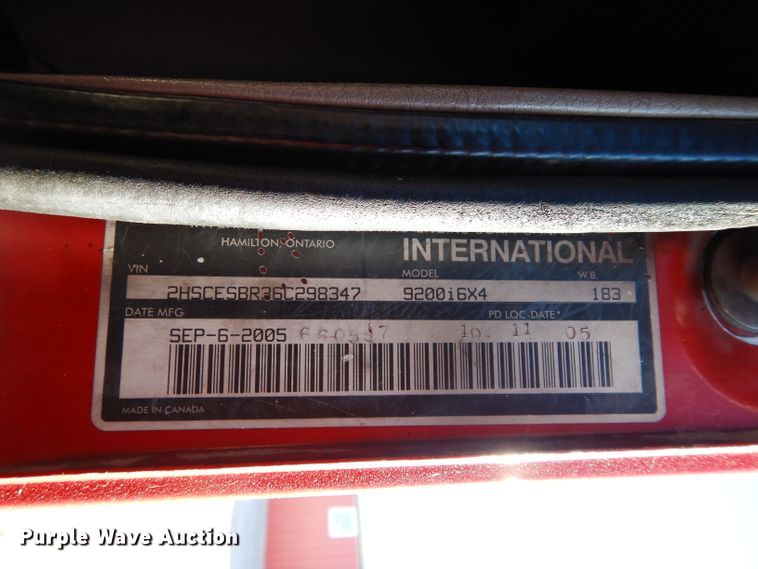 image for item GF9912 2006 International 9200i semi truck