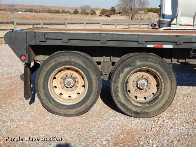 image for item GF9913 1985 Aztec flatbed trailer