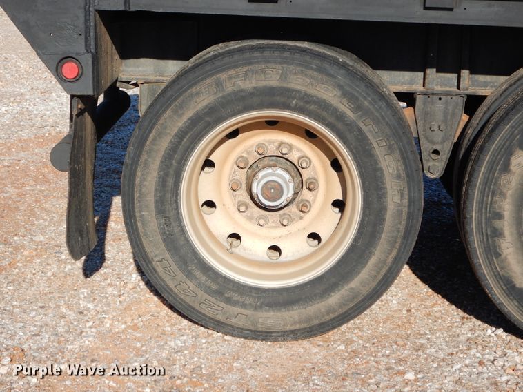 image for item GF9913 1985 Aztec flatbed trailer