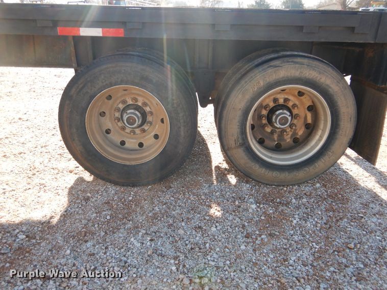 image for item GF9913 1985 Aztec flatbed trailer