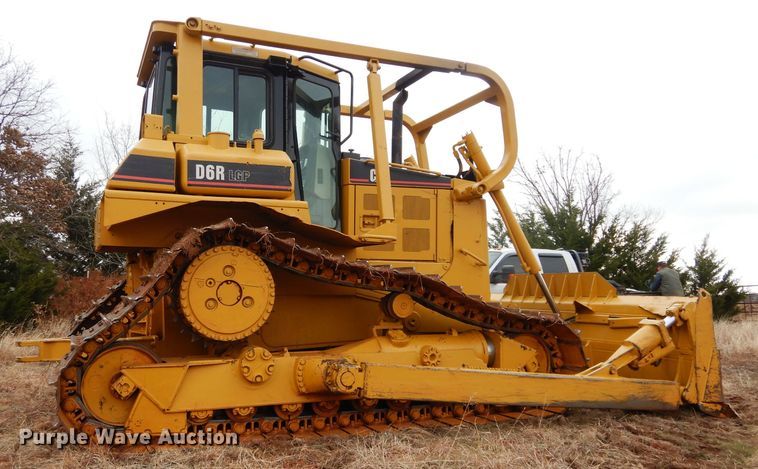 image for item GF9918 2003 Caterpillar D6R LGP Series II dozer