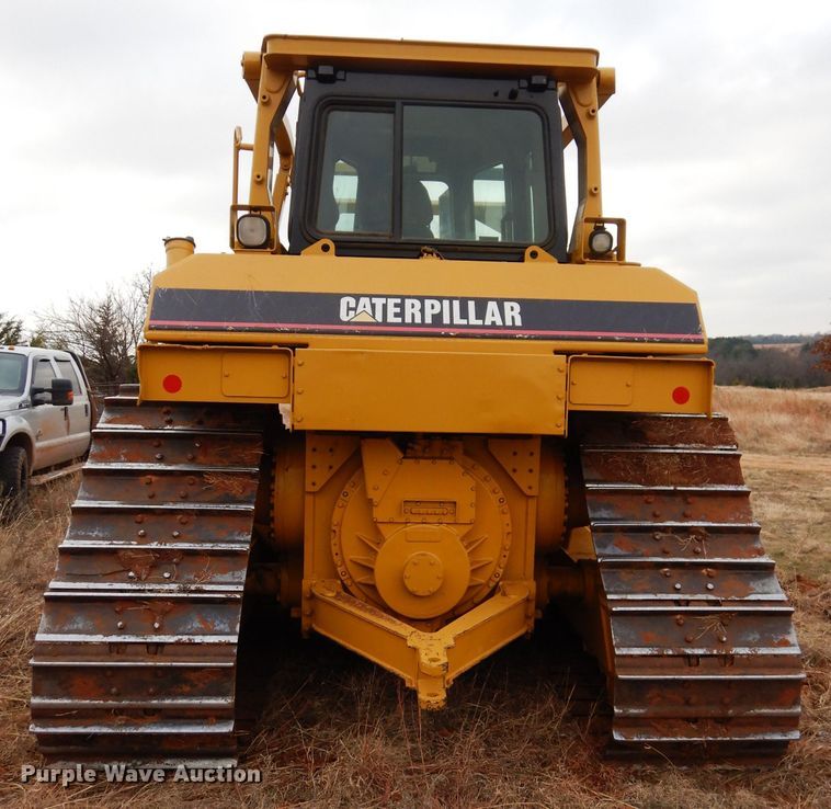 image for item GF9918 2003 Caterpillar D6R LGP Series II dozer