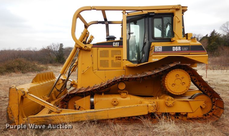 image for item GF9918 2003 Caterpillar D6R LGP Series II dozer