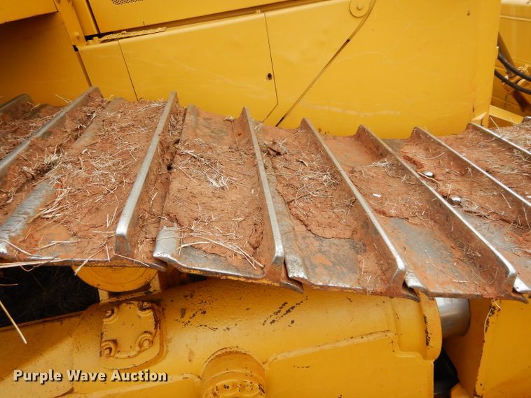 image for item GF9918 2003 Caterpillar D6R LGP Series II dozer