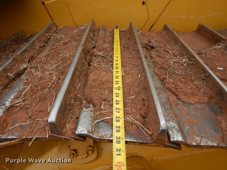 image for item GF9918 2003 Caterpillar D6R LGP Series II dozer