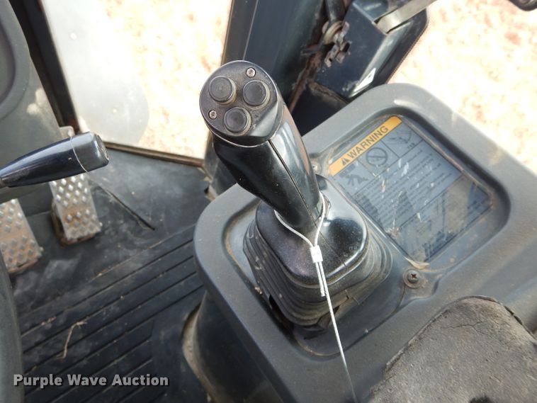 image for item GF9922 2006 John Deere 444J wheel loader