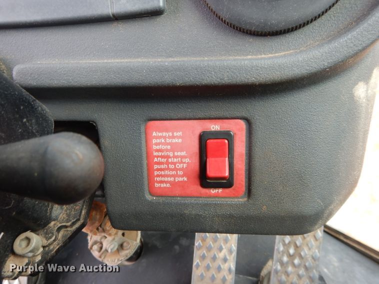 image for item GF9922 2006 John Deere 444J wheel loader