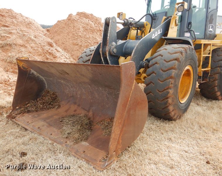 image for item GF9922 2006 John Deere 444J wheel loader