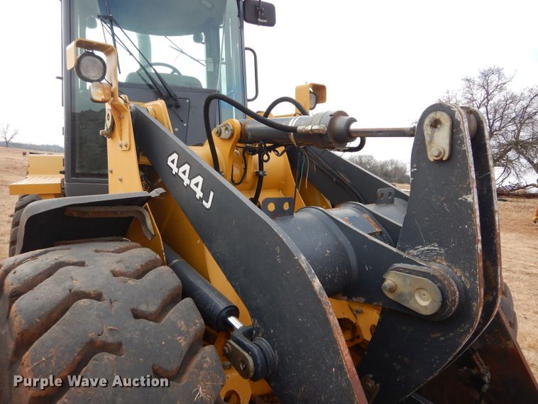 image for item GF9922 2006 John Deere 444J wheel loader