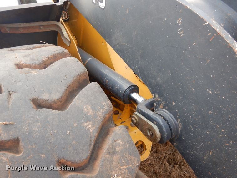 image for item GF9922 2006 John Deere 444J wheel loader